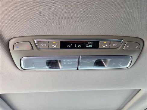 Used 2025 Kia Telluride S AWD/4WD image 19