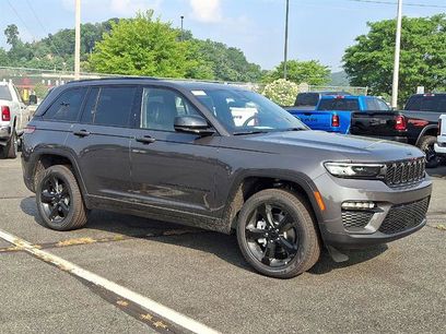 New 2025 Jeep Grand Cherokee Limited w/ Black Appearance Package