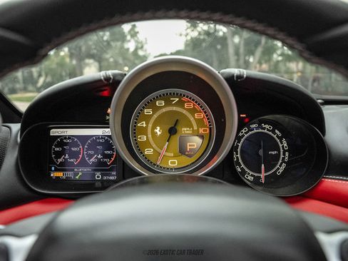 Used 2016 Ferrari California T image 29