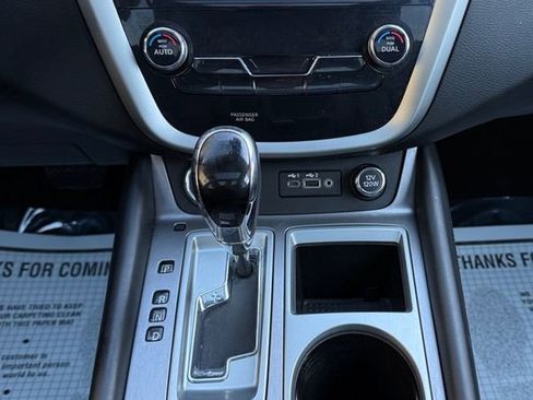 Used 2020 Nissan Murano SL w/ Moonroof Package AWD/4WD image 17