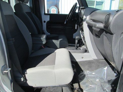 Used 2010 Jeep Wrangler Unlimited Sport AWD/4WD image 13