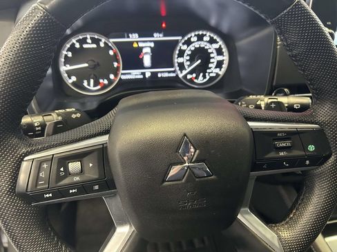 Used 2023 Mitsubishi Outlander SE FWD image 19