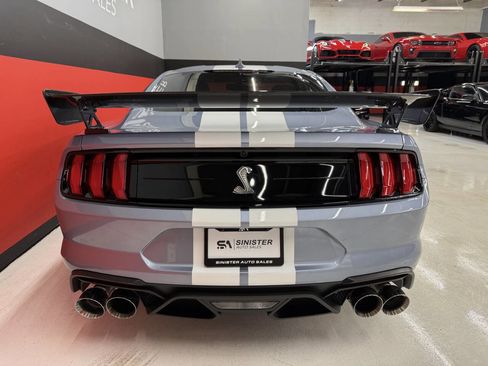 Used 2022 Ford Mustang Shelby GT500 w/ Technology Package RWD image 11