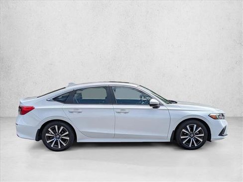 Used 2022 Honda Civic EX image 5