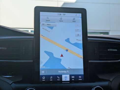 Used 2020 Ford Explorer Platinum w/ Premium Technology Package image 25