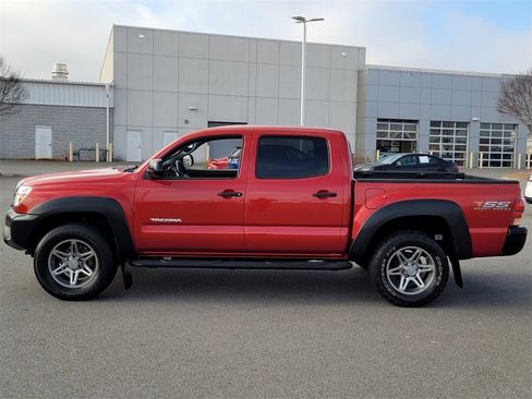 Used 2013 Toyota Tacoma Base image 4