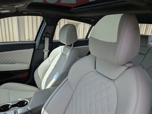 Used 2025 Genesis G70 3.3T Advanced w/ Sport Prestige Package image 11