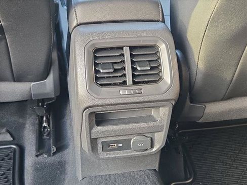 Used 2019 Volkswagen Tiguan SE w/ Panoramic Sunroof Package AWD/4WD image 16