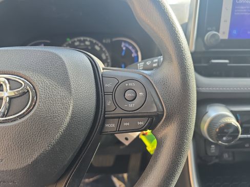 Used 2023 Toyota RAV4 LE image 17