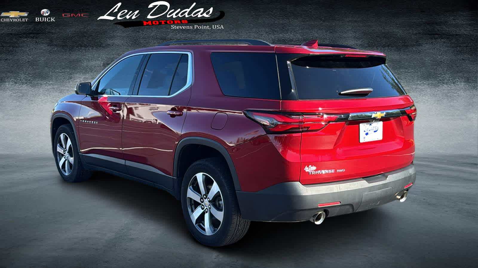 Used 2023 Chevrolet Traverse LT w/ LT Premium Package AWD/4WD image 3