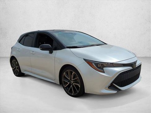 Used 2022 Toyota Corolla XSE FWD image 3