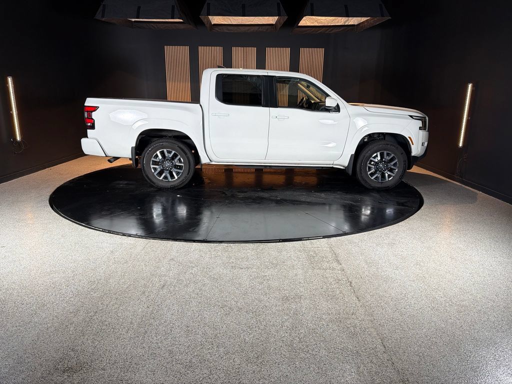 Used 2024 Nissan Frontier SL w/ Technology Package AWD/4WD image 7