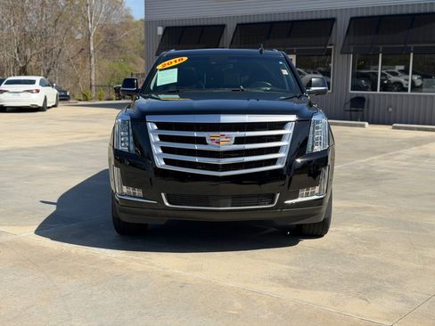 Used 2018 Cadillac Escalade Premium Luxury image 2
