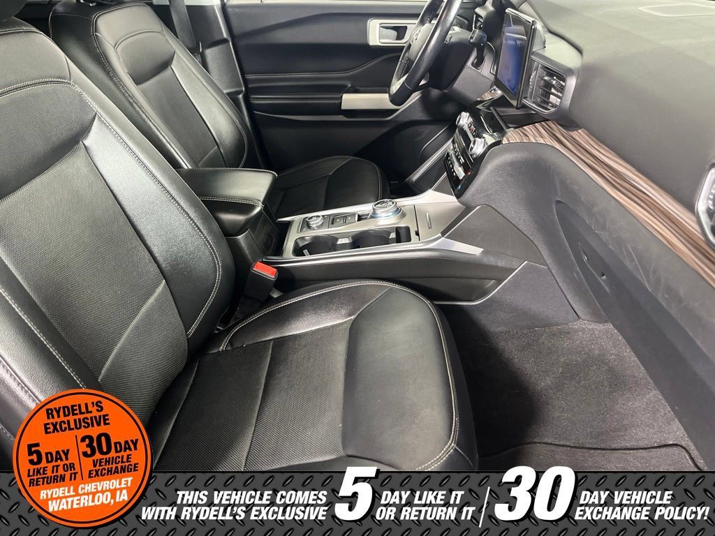 Used 2021 Ford Explorer Limited w/ Equipment Group 301A AWD/4WD image 20