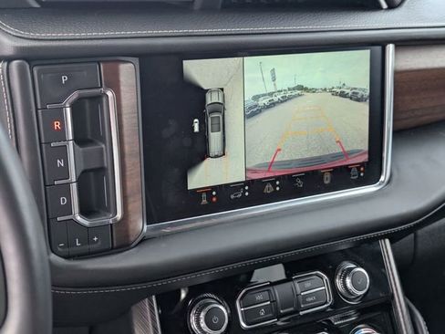 Used 2023 GMC Yukon XL Denali Ultimate AWD/4WD image 22