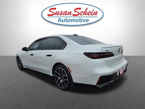 Used 2024 BMW 760i xDrive w/ Premium Package 2 image 22