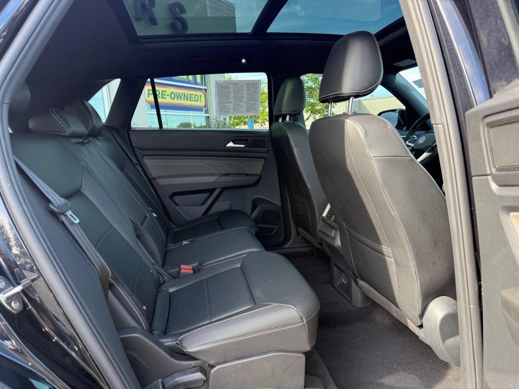 Used 2023 Volkswagen Atlas Cross Sport SE w/ Panoramic Sunroof Package AWD/4WD image 10