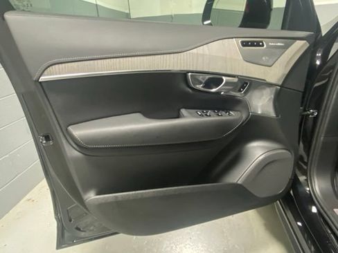 Used 2025 Volvo XC90 B6 Ultra w/ Lounge Package AWD/4WD image 6