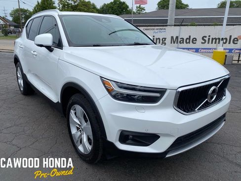 Used 2022 Volvo XC40 T5 Momentum AWD/4WD image 1