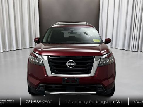 Certified 2024 Nissan Pathfinder Platinum AWD/4WD image 2