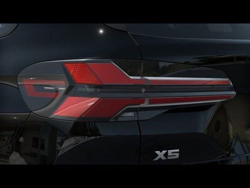 Used 2025 BMW X5 M60i w/ Parking Assistance Package image 9