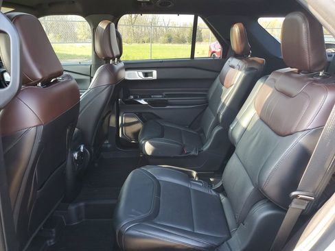 Used 2021 Ford Explorer Platinum AWD/4WD image 28