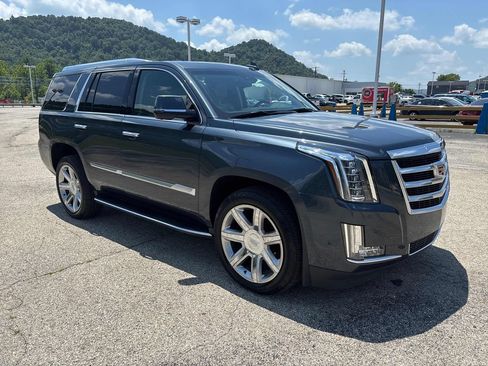 Used 2020 Cadillac Escalade Luxury AWD/4WD image 7