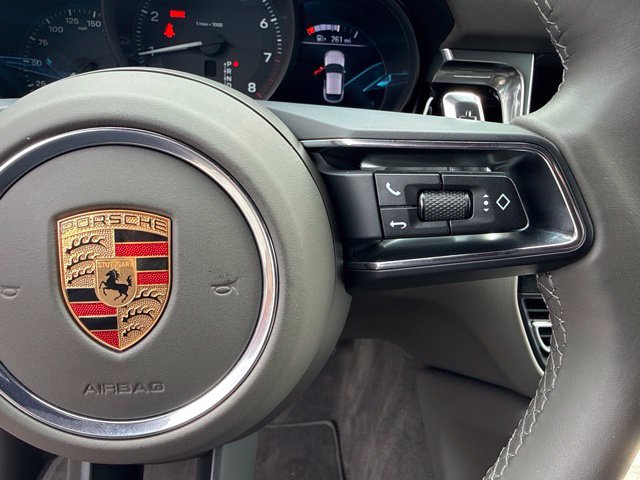 Used 2025 Porsche Macan AWD/4WD image 38