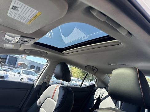 New 2025 Nissan Sentra SR w/ SR Premium Package FWD image 24