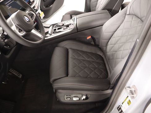 New 2026 BMW X5 xDrive40i w/ M Sport Package AWD/4WD image 11