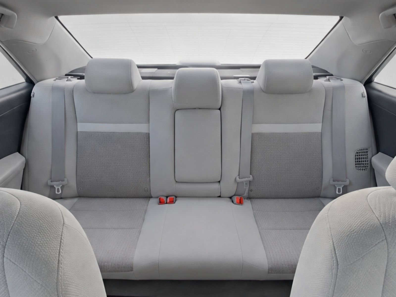 Used 2014 Toyota Camry LE FWD image 18