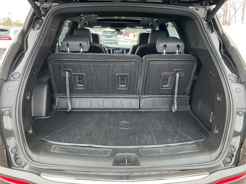 Used 2022 Buick Enclave Essence w/ Experience Buick Package image 27