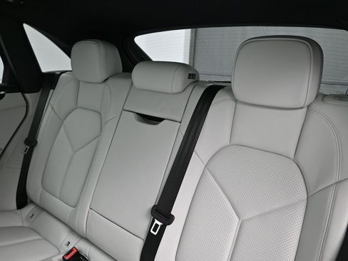 Certified 2026 Porsche Macan Turbo image 6