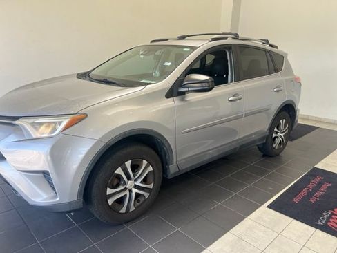 Used 2017 Toyota RAV4 LE FWD image 2