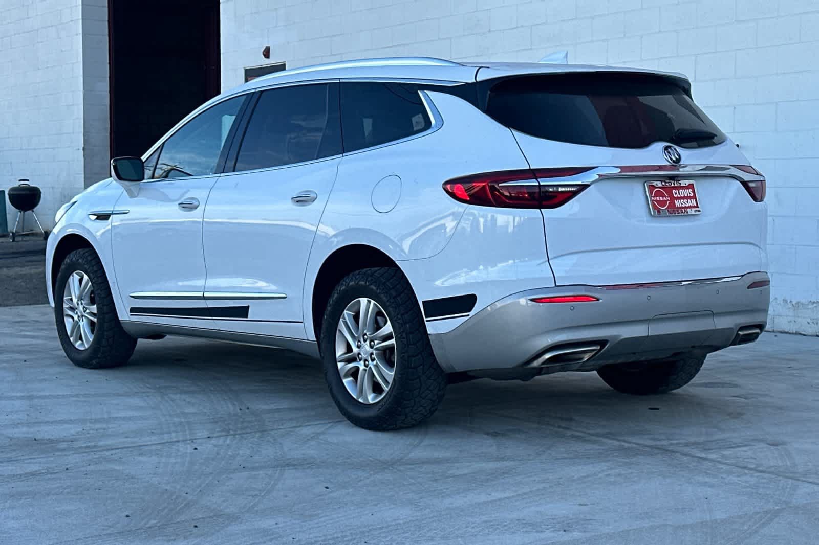 Used 2021 Buick Enclave Essence FWD image 7