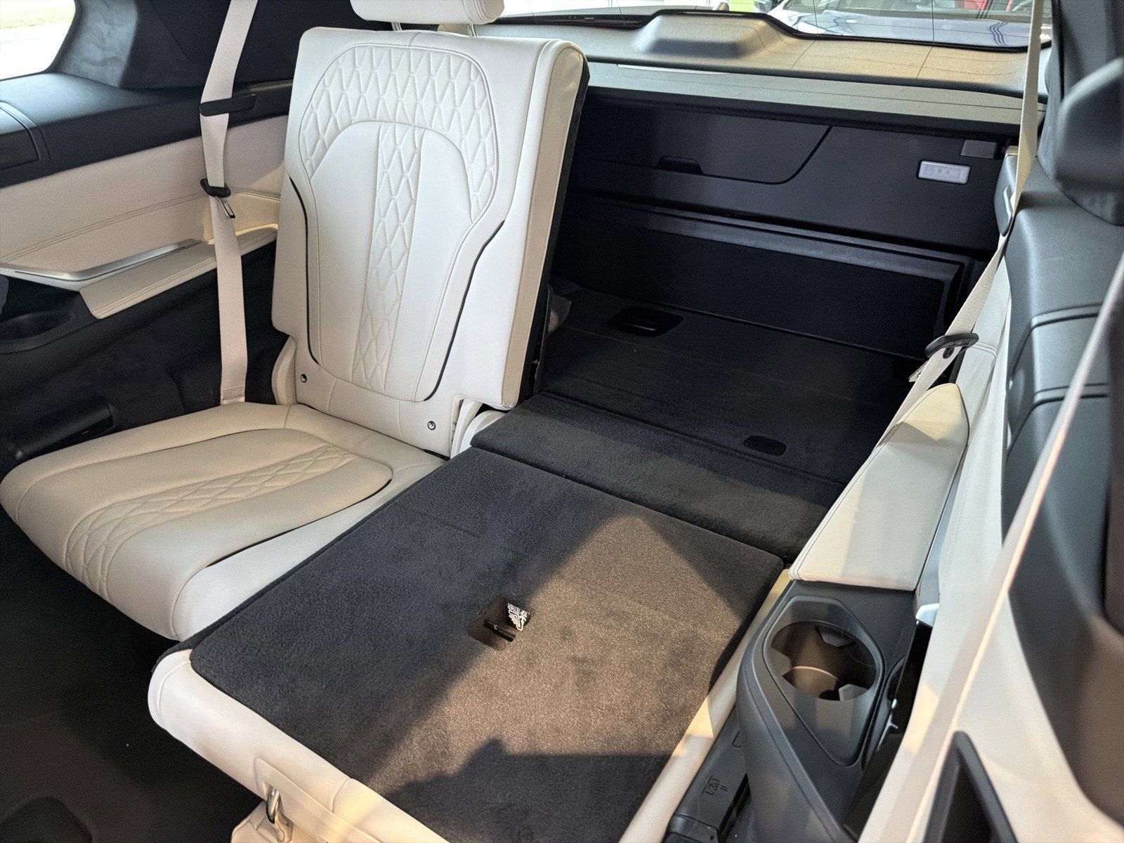 New 2026 BMW ALPINA XB7 AWD/4WD image 14
