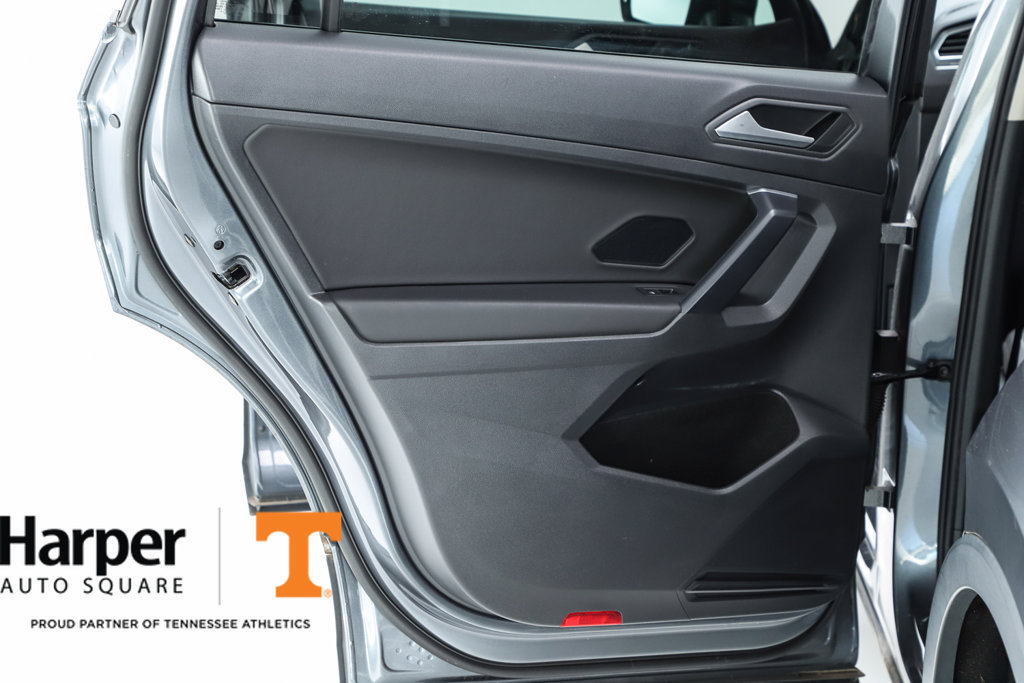 Used 2021 Volkswagen Tiguan SE FWD image 17