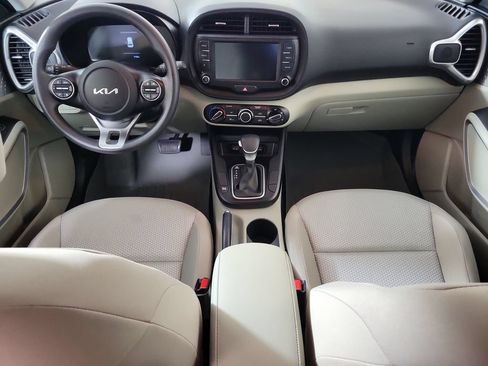Used 2023 Kia Soul LX FWD image 16