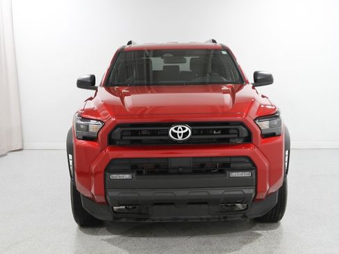 Used 2025 Toyota 4Runner SR5 image 2