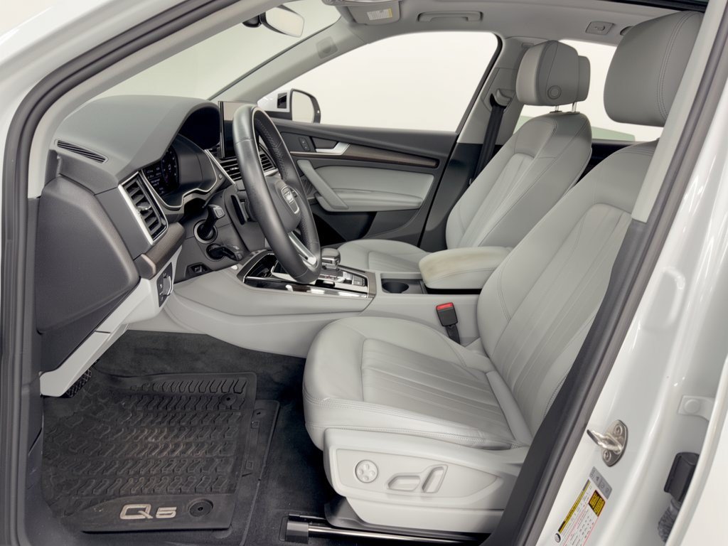 Used 2023 Audi Q5 2.0T Premium Plus w/ Premium Plus Package AWD/4WD image 5