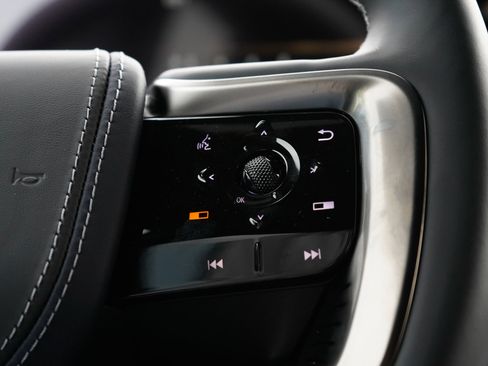 New 2026 INFINITI QX80 4WD image 16