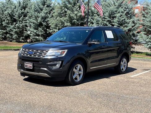 Used 2017 Ford Explorer XLT AWD/4WD image 25