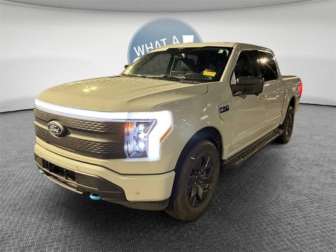 Used 2024 Ford F150 Lightning Flash image 8