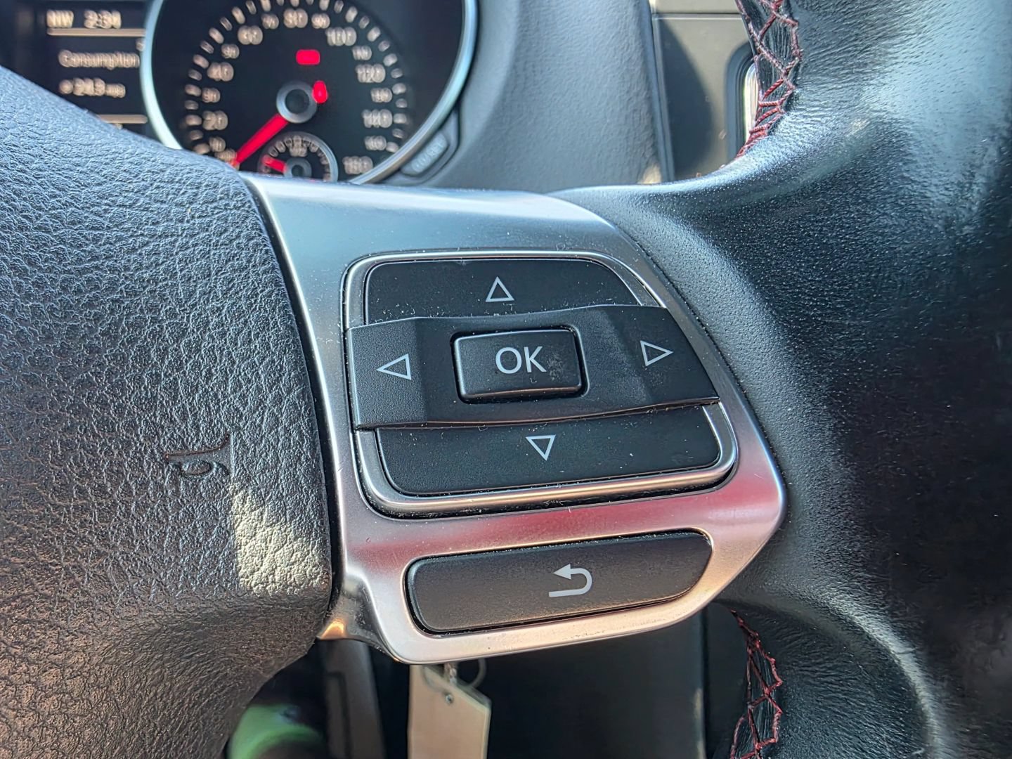 Used 2010 Volkswagen GTI 2-Door FWD image 17