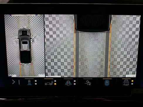 Used 2023 Chevrolet Silverado 1500 ZR2 w/ Technology Package image 17