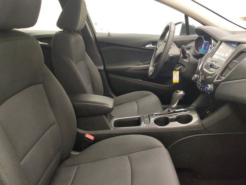 Used 2018 Chevrolet Cruze LT FWD image 21