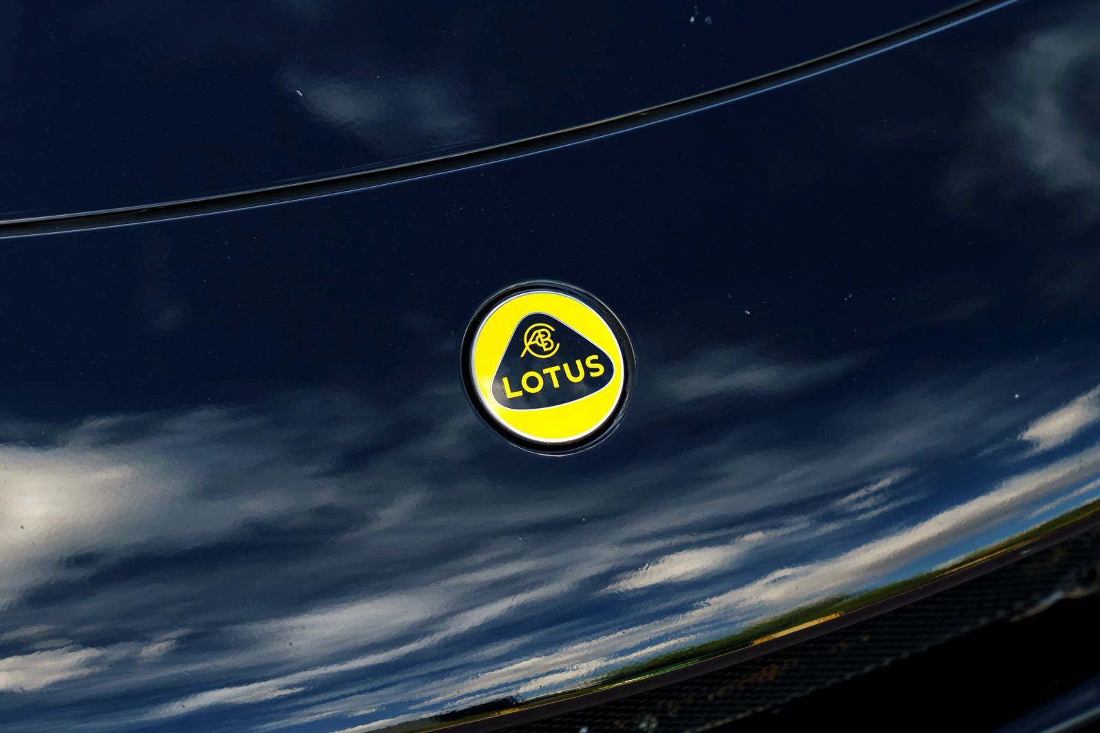 Used 2024 Lotus Emira First Edition RWD image 7