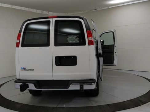 Used 2021 Chevrolet Express 2500 w/ Driver Convenience Package RWD image 12