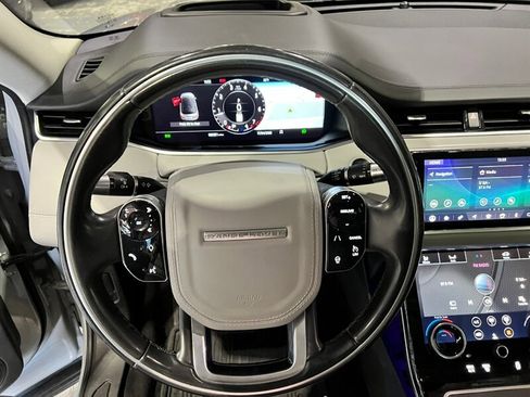 Used 2020 Land Rover Range Rover Evoque SE AWD/4WD image 32