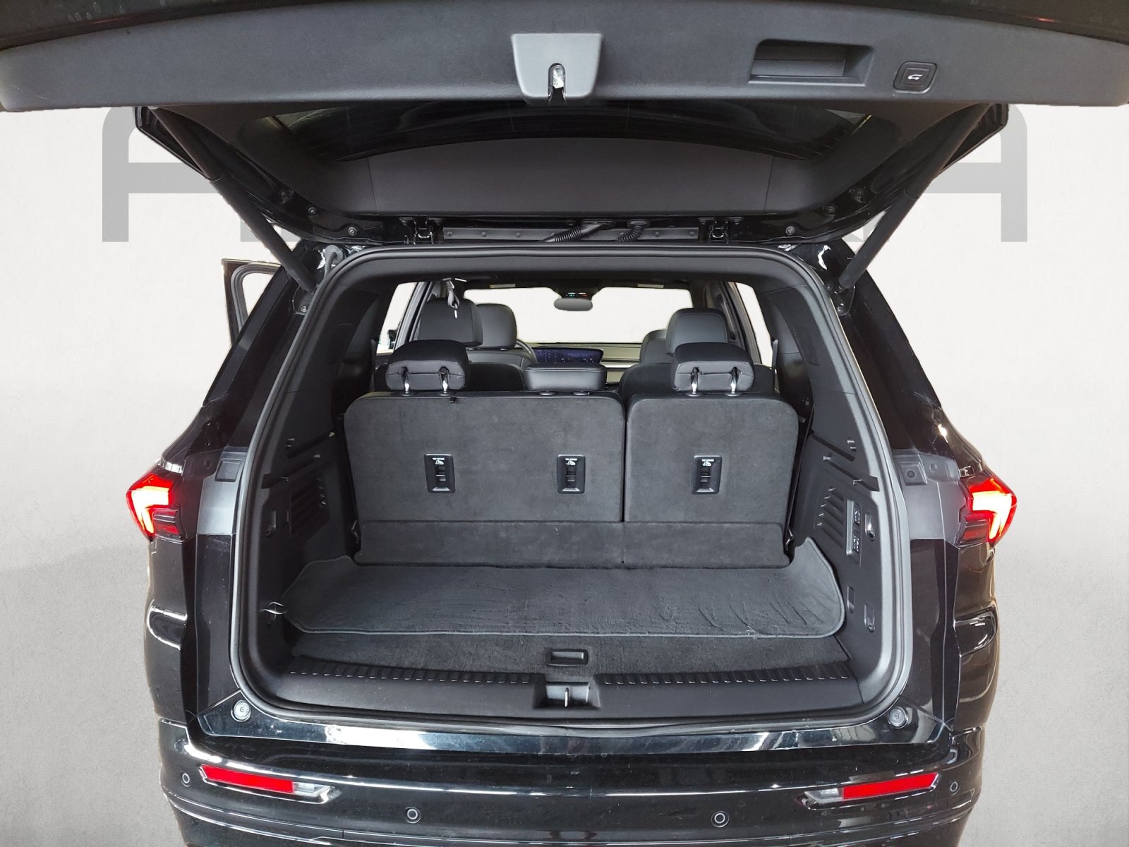 Used 2025 Buick Enclave Sport Touring w/ Power Package FWD image 12